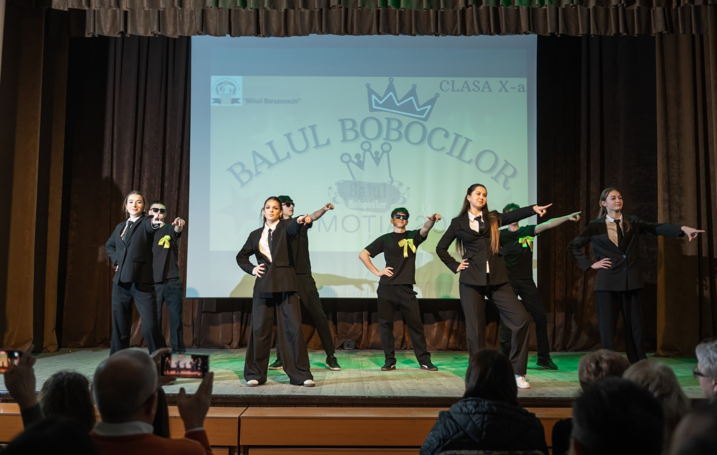 ???? Balul Bobocilor  – O seară de eleganță, energie și tradiție! ...